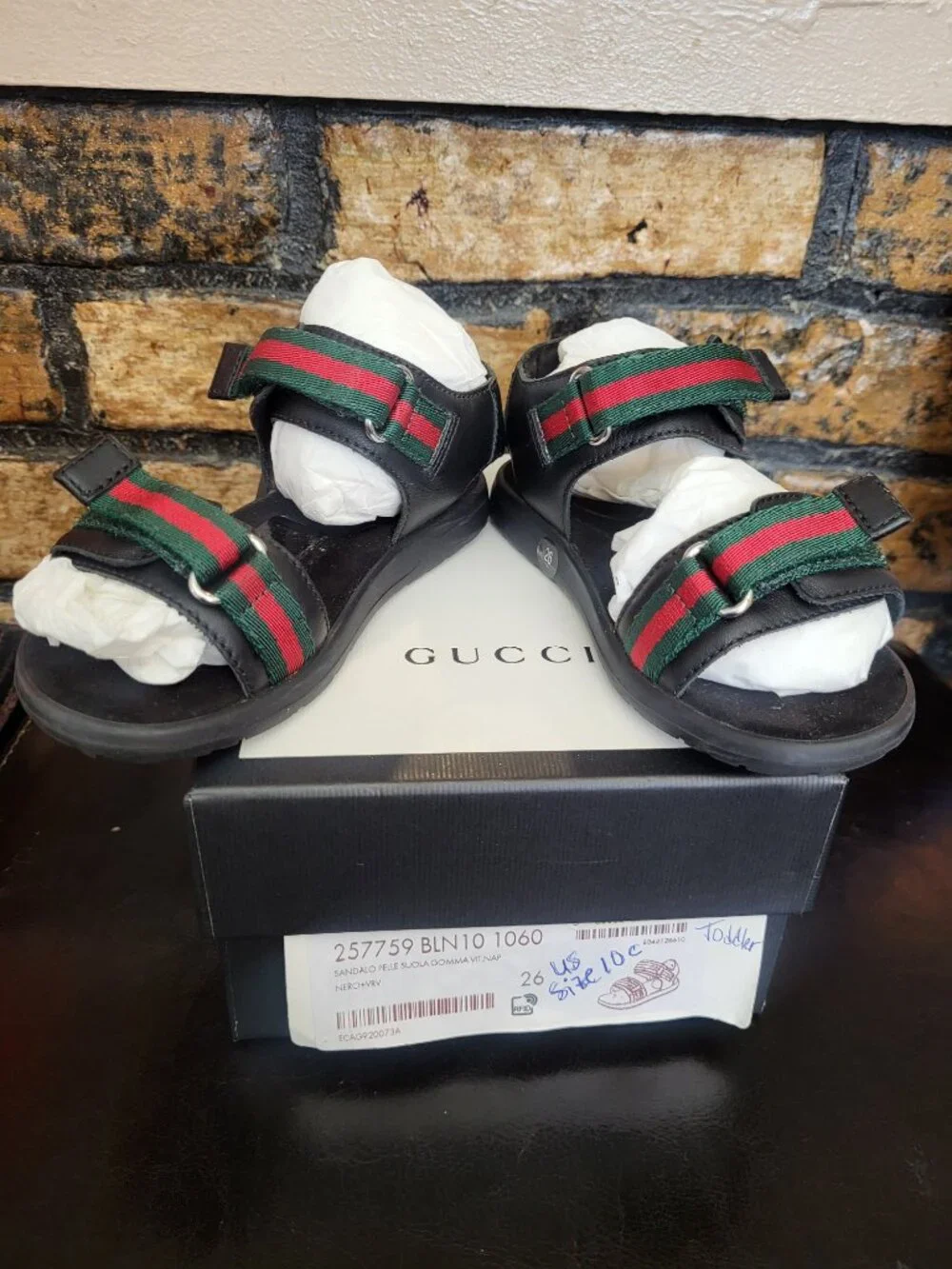 Gucci Toddler Nero/V.R.V Sandel Size 10C